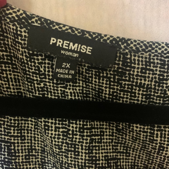 🧡5️⃣$5 TOP! Premise 2X Grey Top - Picture 2 of 3